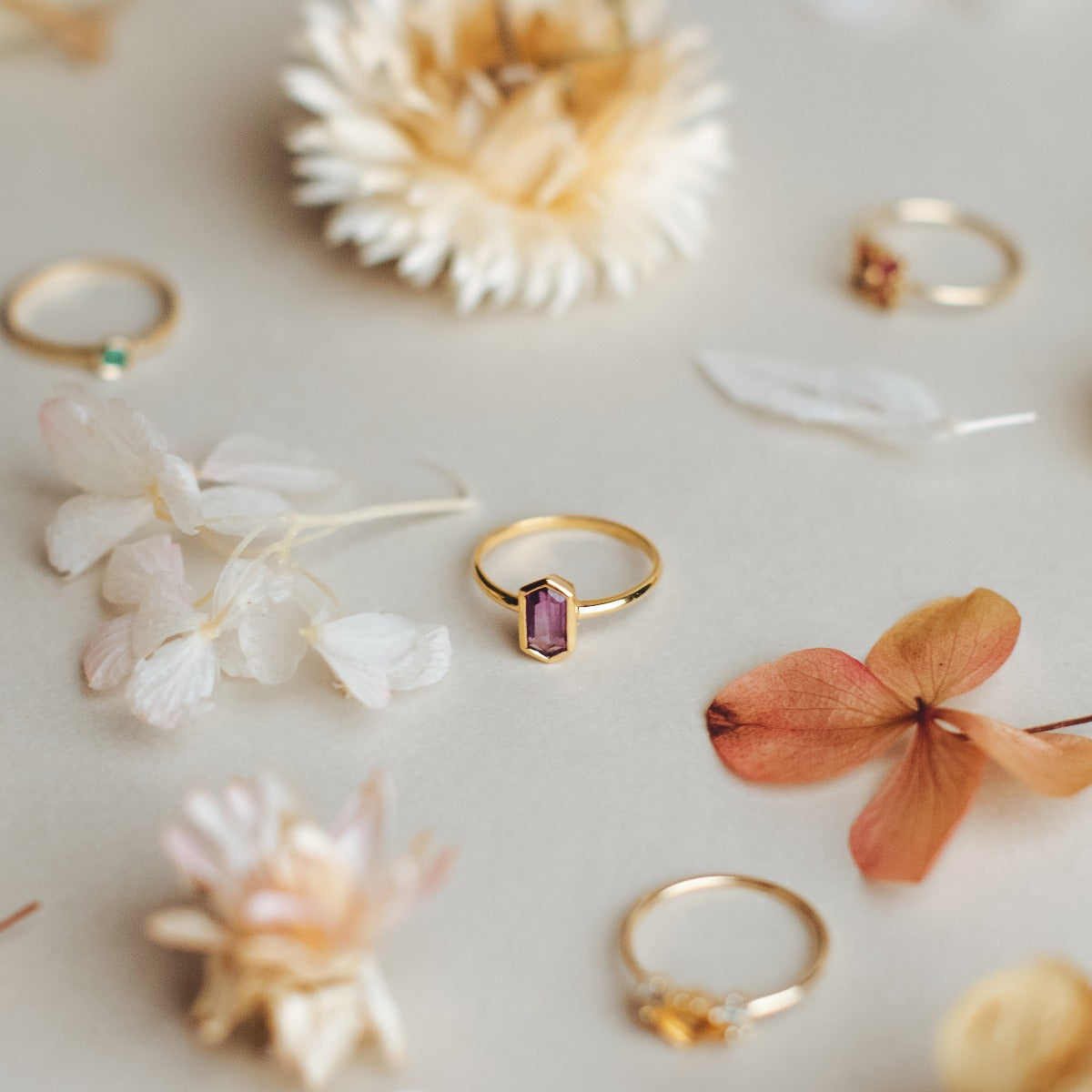 Anillo de oro Greta - Camomile Bouquet x Vanagloria