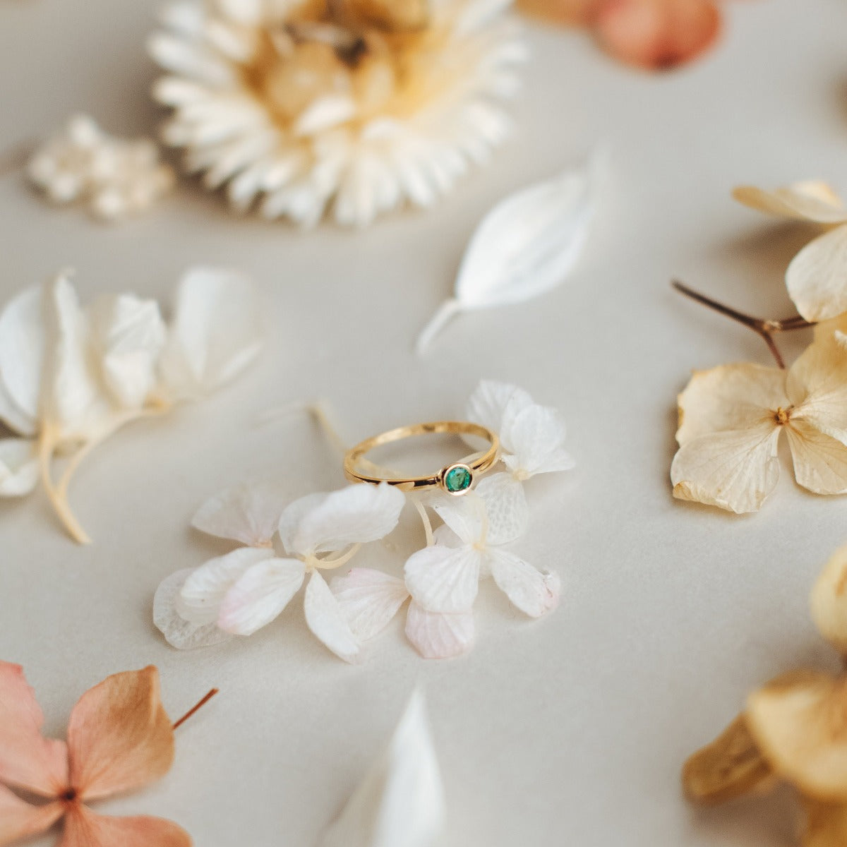 Anillo de oro Leonor Vanagloria Joyas