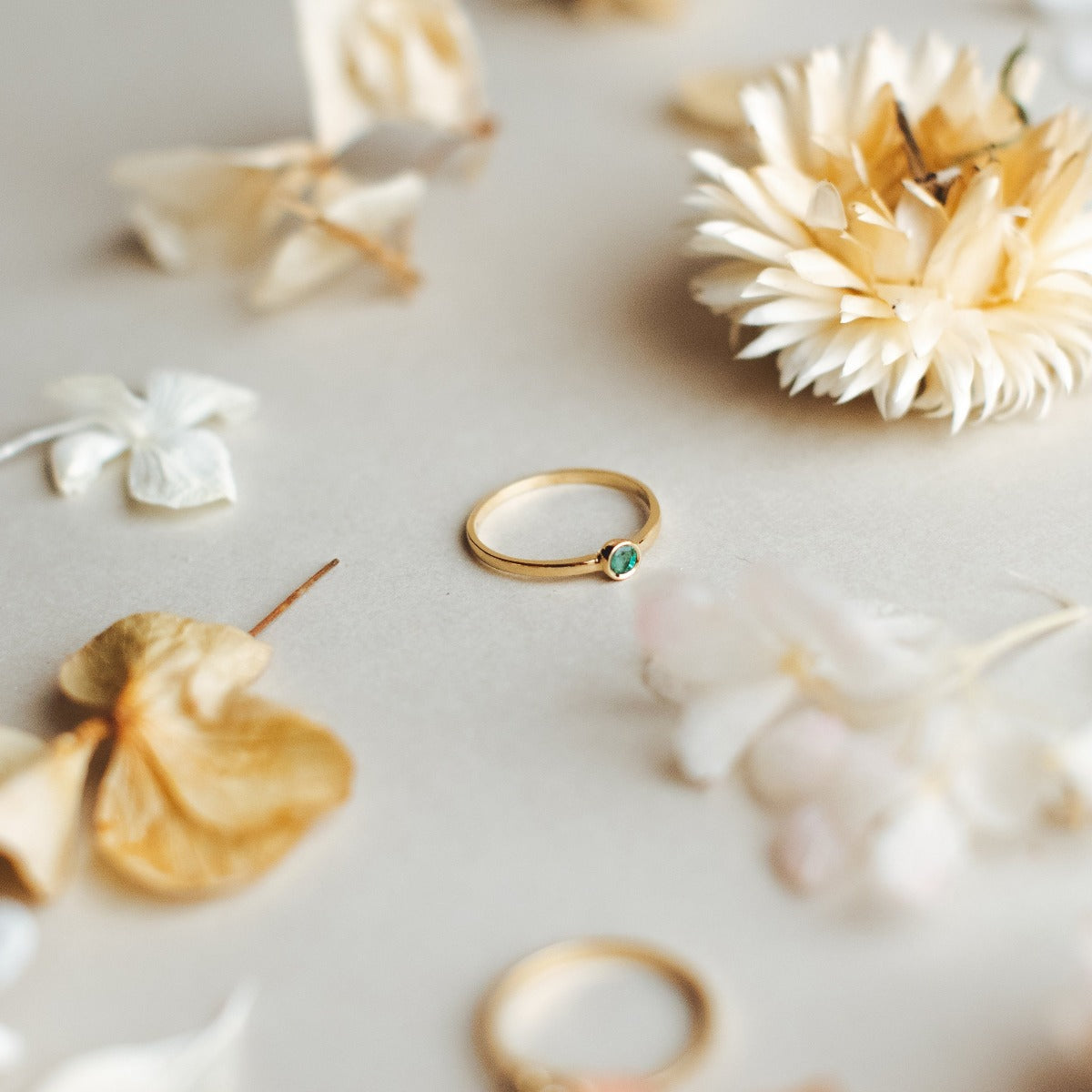 Anillo de oro Leonor Vanagloria Joyas