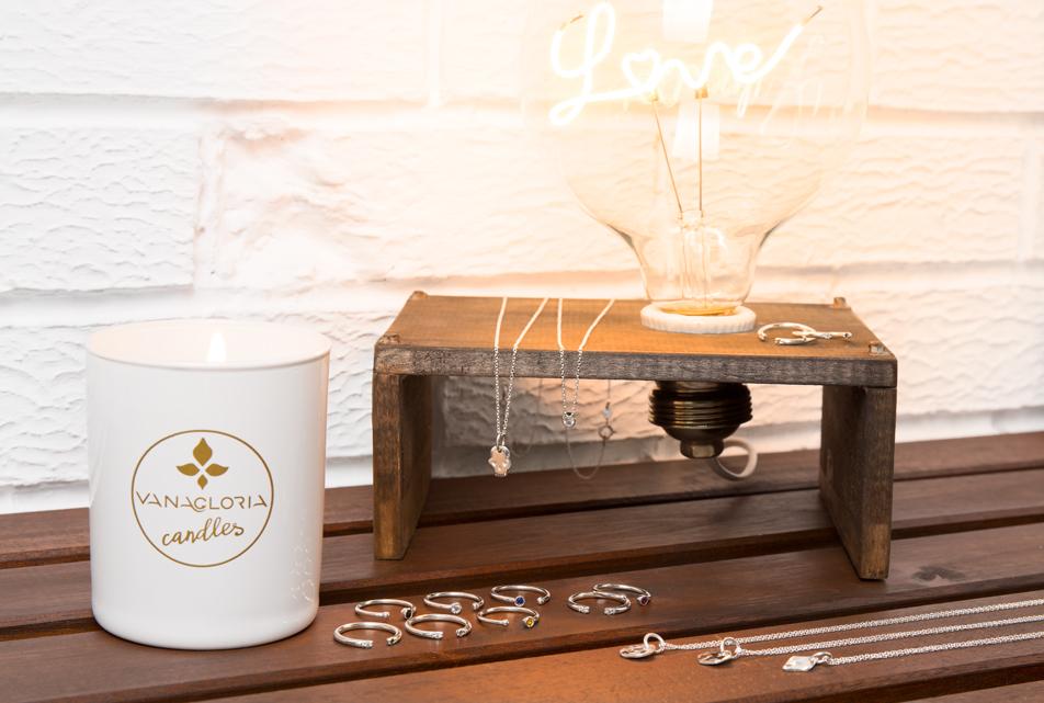 Vela con joya artesanal