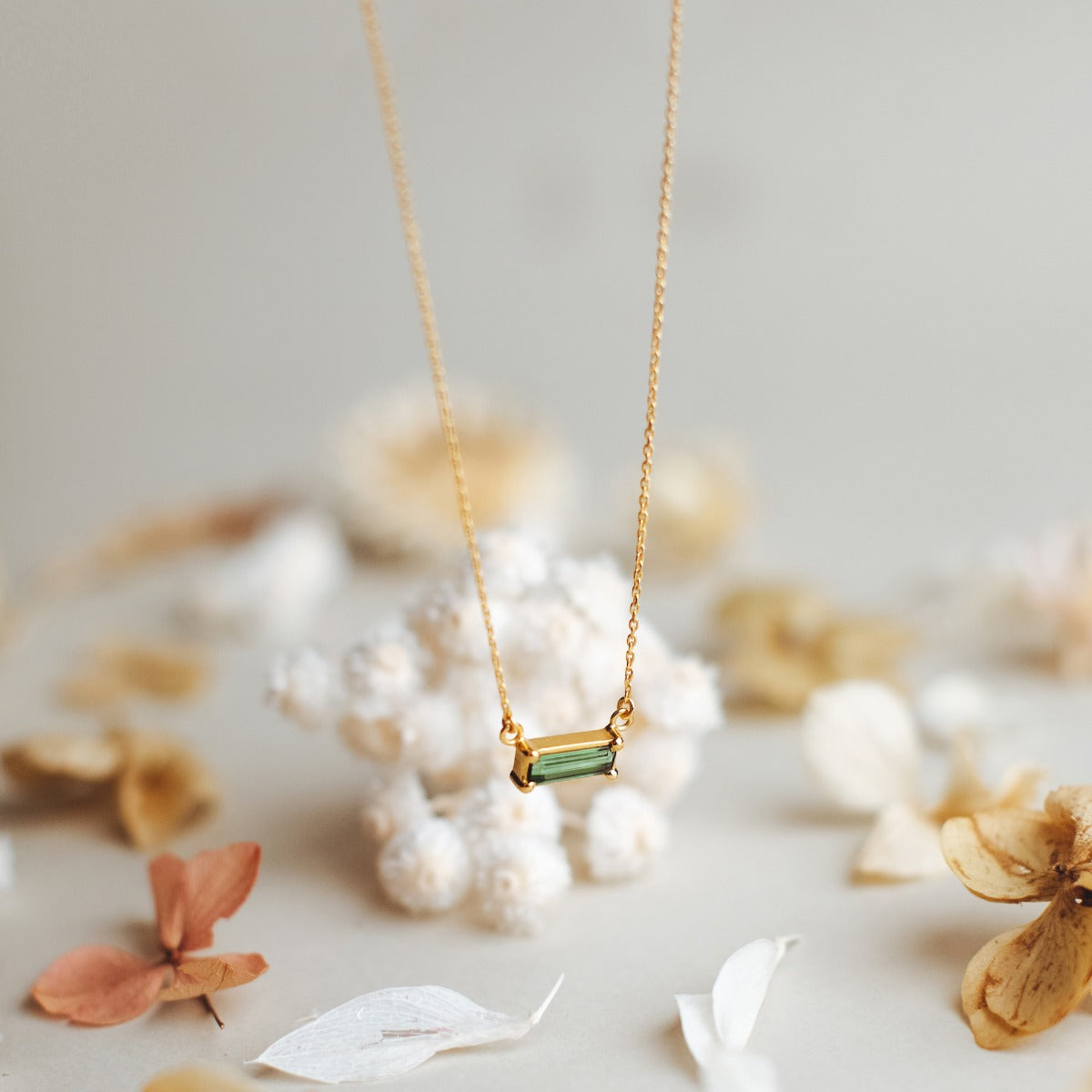 Joya Artesanal Colgante Oro y Turmalina